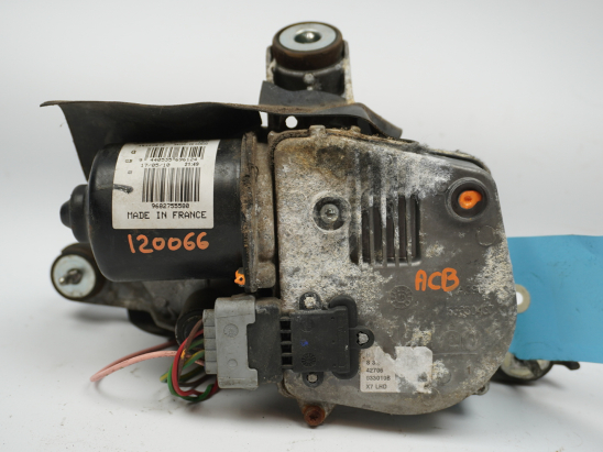 MOTEUR ESSUIE-GLACE AV GAUCHE