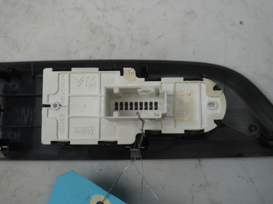 COMMANDE LEVE-GLACE PORTE AVG