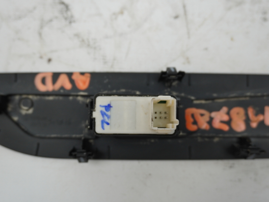 COMMANDE LEVE-GLACE PORTE AVD