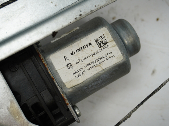 MECANISME+MOTEUR LEVE-GLACE AVG