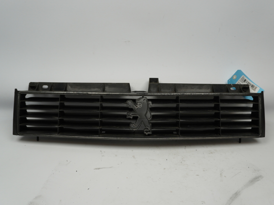 Calandre occasion PEUGEOT 305 Phase 2 BREAK - 1.6 GL 79ch