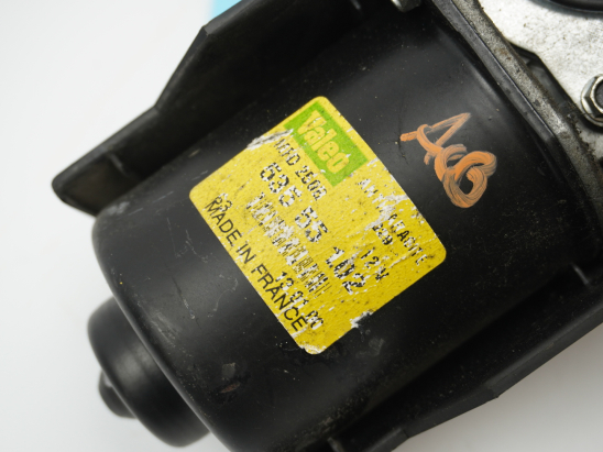 MOTEUR ESSUIE-GLACE AV