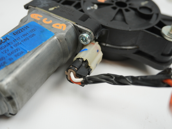 MECANISME+MOTEUR LEVE-GLACE AVD