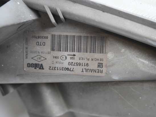 Phare droit occasion RENAULT TRAFIC II Phase 1 - 2.5 DCI 16v 135ch