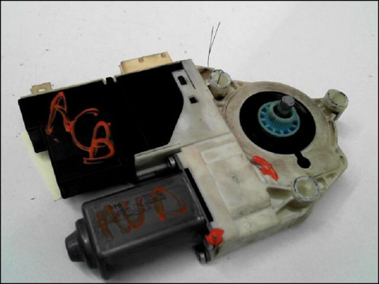 MOTEUR LEVE-VITRE AVD