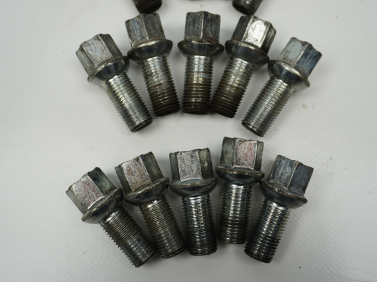 Goujon de roue occasion SEAT IBIZA V Phase 1 - 1.0i 80ch