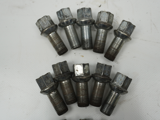 Goujon de roue occasion SEAT IBIZA V Phase 1 - 1.0i 80ch