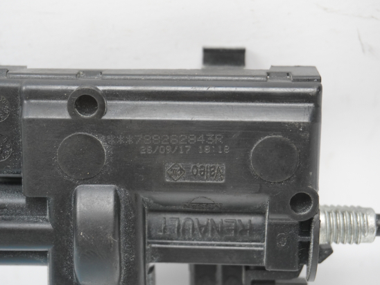 ACTIONNEUR PORTILLON AILE ARD