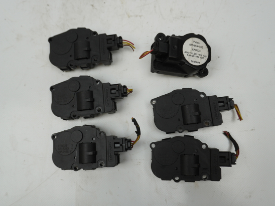 MOTEUR VOLET DE CHAUFFAGE