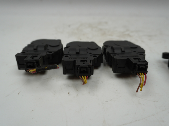 MOTEUR VOLET DE CHAUFFAGE