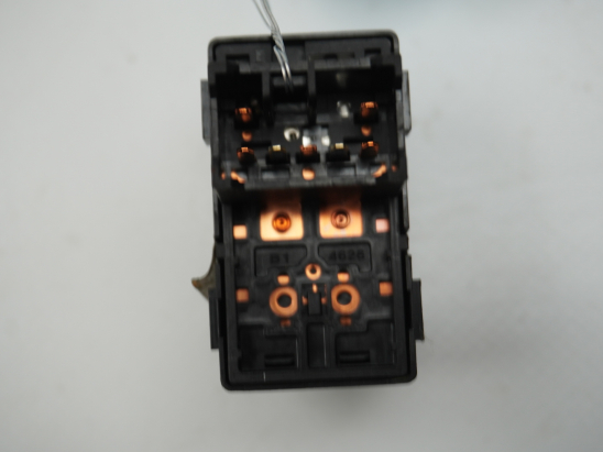 COMMANDE LEVE-GLACE PORTE AVD