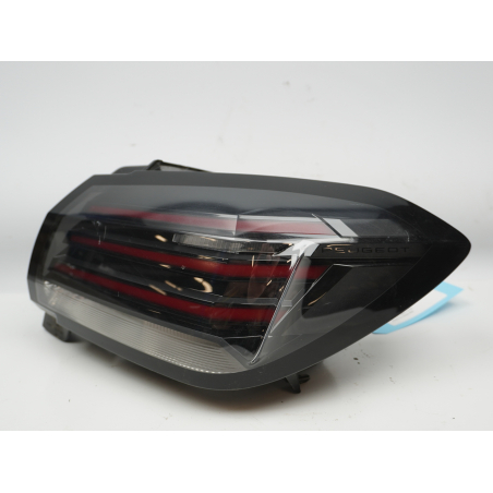 Feu arrière droit occasion PEUGEOT 208 II Phase 2 - 1.2i EH 100ch
