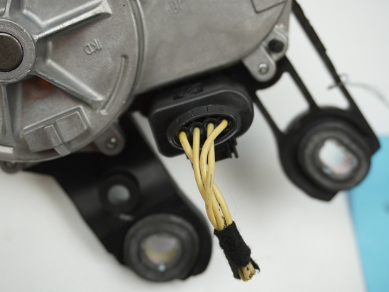 MOTEUR ESSUIE-GLACE AR