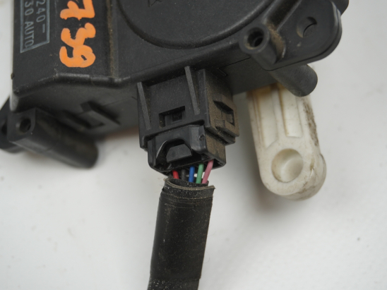 MOTEUR VOLET DE CHAUFFAGE