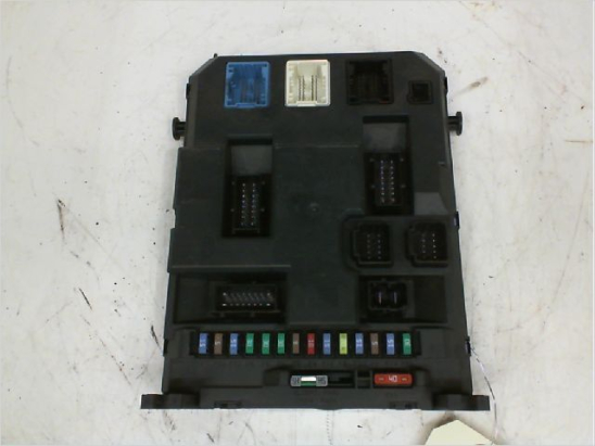 PLATINE FUSIBLE HABITACLE