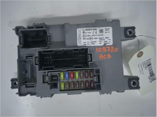 PLATINE FUSIBLE HABITACLE