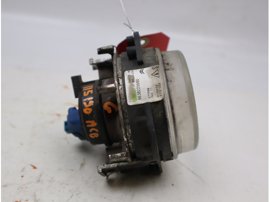 PHARE ANTIBROUILLARD AVG