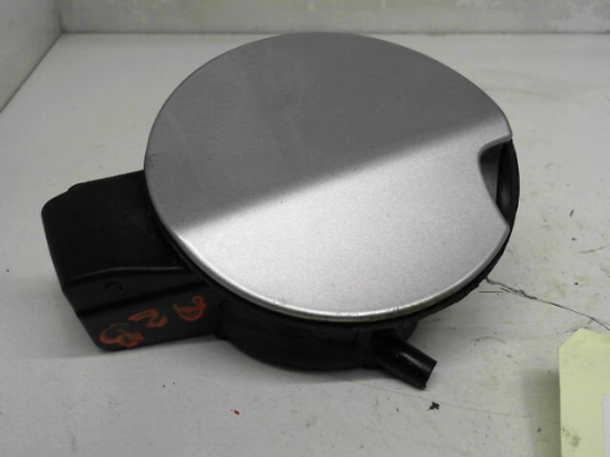 VOLET DE TRAPPE CARBURANT