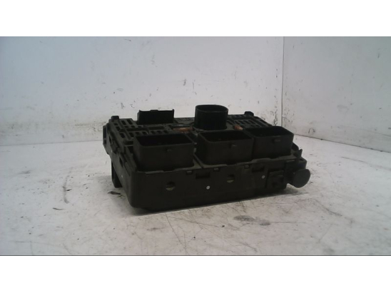 Platine fusible av occasion PEUGEOT 407 Phase 1 - 2.0 HDI 136ch