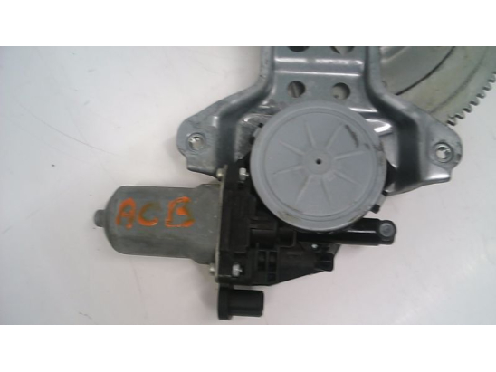 Mecanisme + moteur lève-glace avant droit occasion SUZUKI SX4 I Phase 1 - 2.0 DDiS 134ch