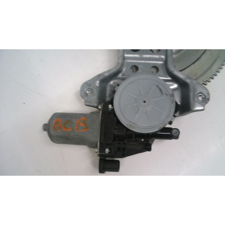 Mecanisme + moteur lève-glace avant droit occasion SUZUKI SX4 I Phase 1 - 2.0 DDiS 134ch