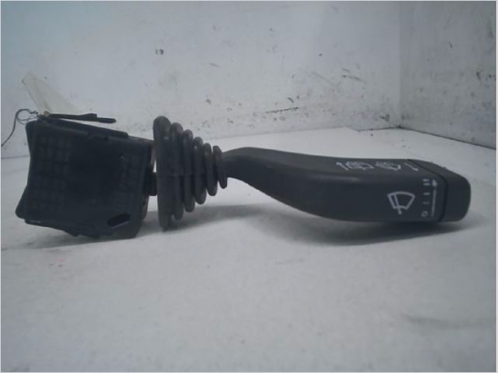Commande essuie glace occasion OPEL CORSA III Phase 1 - 1.4i 16v