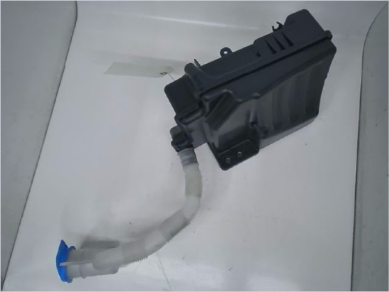Reservoir lave-glace avant occasion VOLKSWAGEN CADDY III Phase 2 - 1.6 TDI 102ch