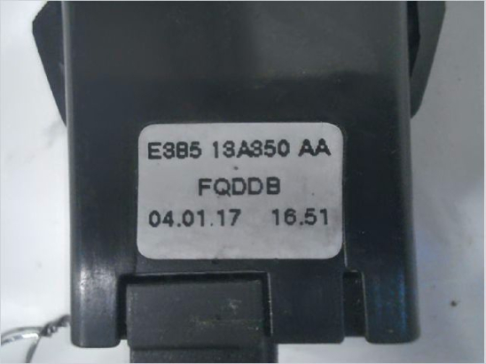 Bouton de warning occasion FORD KA + Phase 1 - 1.2i 85ch