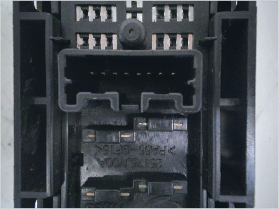 Interrupteur commande de frein a main occasion RENAULT KOLEOS I Phase 1 - 2.0 DCI 16v 150ch