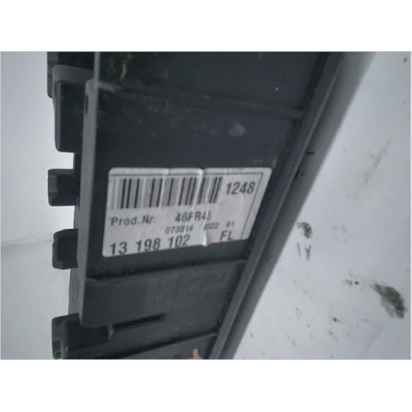 Platine fusible av occasion OPEL VECTRA III Phase 1 - 1.9 CDTI 120ch
