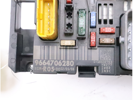 Platine fusible av occasion PEUGEOT 308 I Phase 1 SW - 1.6 HDI 90ch