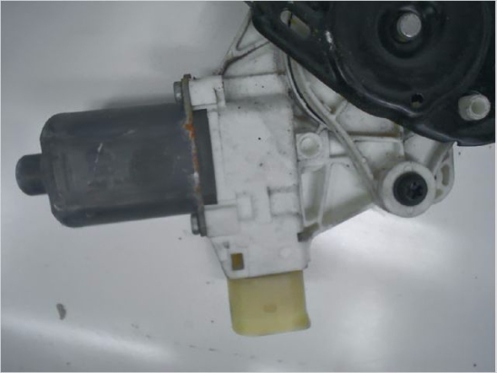 Mecanisme + moteur lève-glace avant droit occasion B.M.W. SERIE 1 I Phase 1 - 118 D 136ch