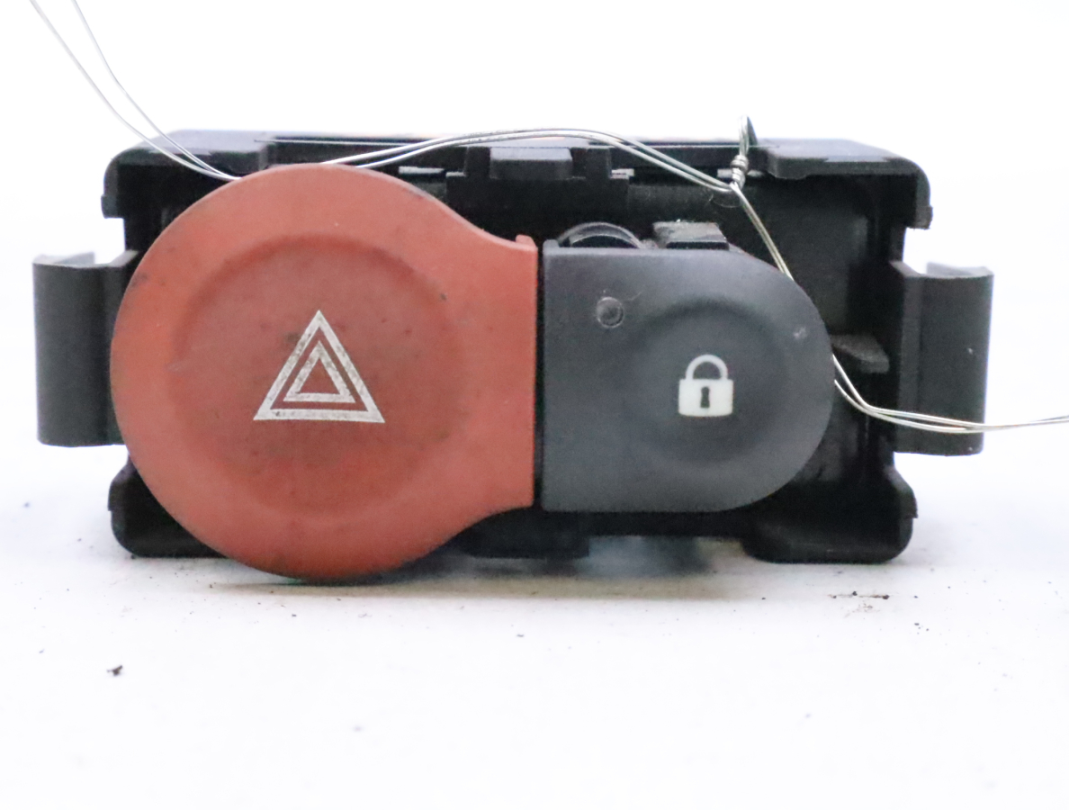 Bouton de warning occasion RENAULT CLIO III Phase 2 - 1.5 DCI 70ch